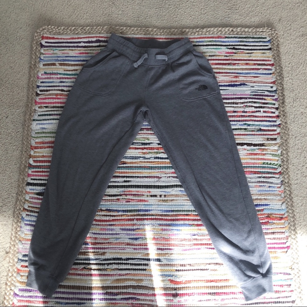 Northface woman jogger gray